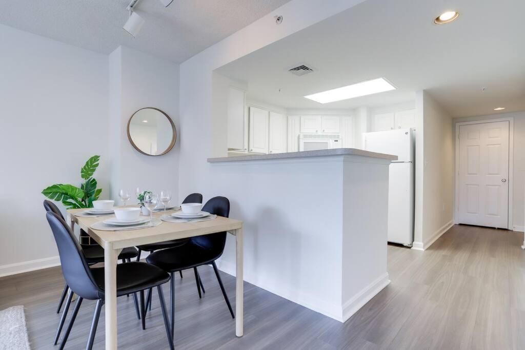 Bright Apartment Walk To Ballston Metro Arlington Extérieur photo