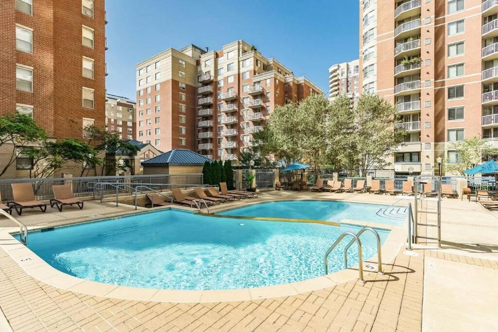 Bright Apartment Walk To Ballston Metro Arlington Extérieur photo
