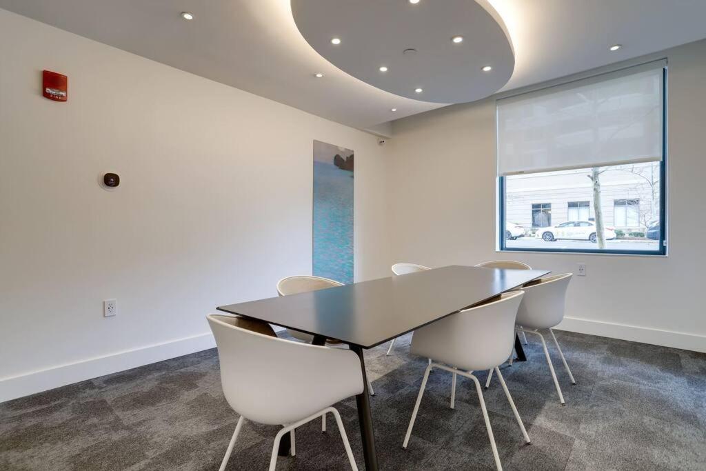 Bright Apartment Walk To Ballston Metro Arlington Extérieur photo