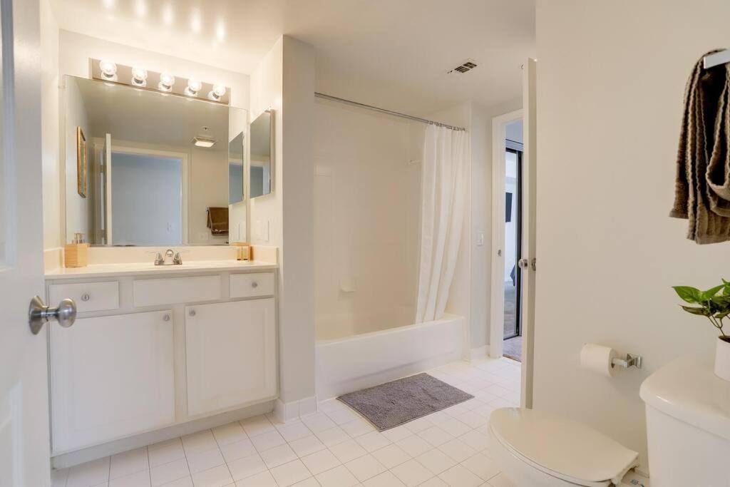 Bright Apartment Walk To Ballston Metro Arlington Extérieur photo